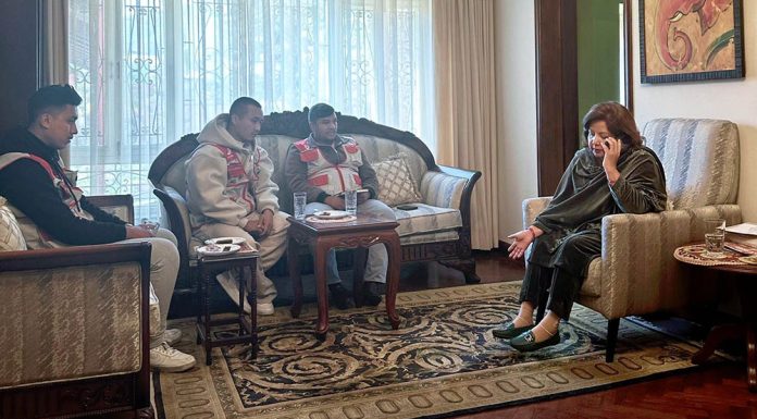 परराष्ट्रमन्त्री राणा र ओडिशाका मुख्यमन्त्री माँझीबीच कुराकानी