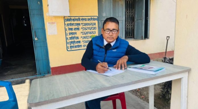 जनताको काम सकेर कृषिमा अग्रसर वडाध्यक्ष मोक्तान