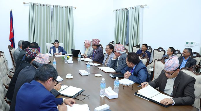 गरिबी निवारणलाई पहिलो प्राथमिकतामा राख्न योजना आयोगका पदाधिकारीलाई प्रधानमन्त्रीको निर्देशन